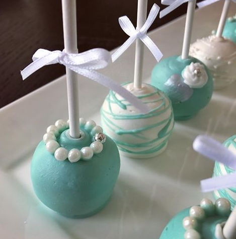 Tiffany Themed Bridal Shower Decorations - Blue Themed Bridal Showers Bridalguide - I love being able to share inspiration for bridal showers with you all!