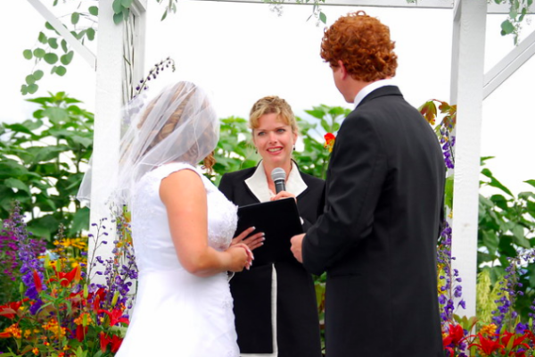 5 Amazing Wedding Ceremony Script Ideas | Bridal Shower 101