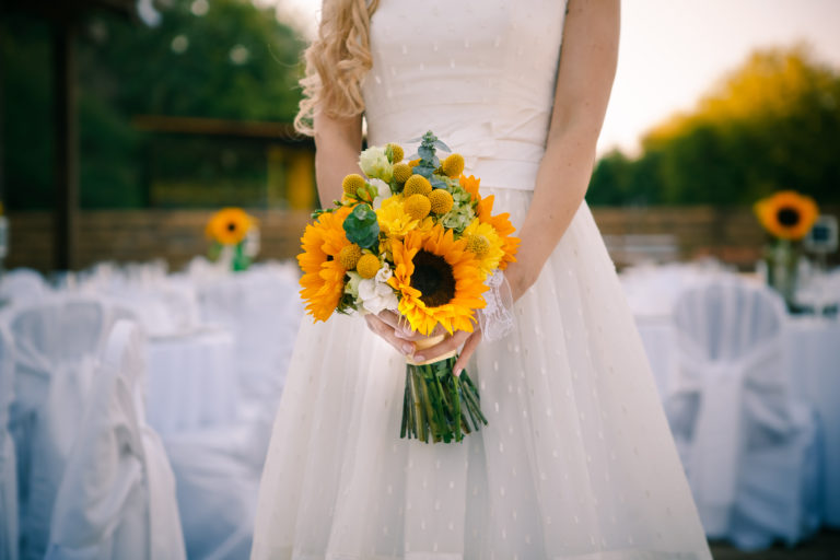 10 Incredible Sunflower Wedding Ideas