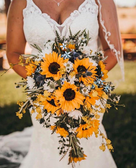 10 Incredible Sunflower Wedding Ideas | Bridal Shower 101