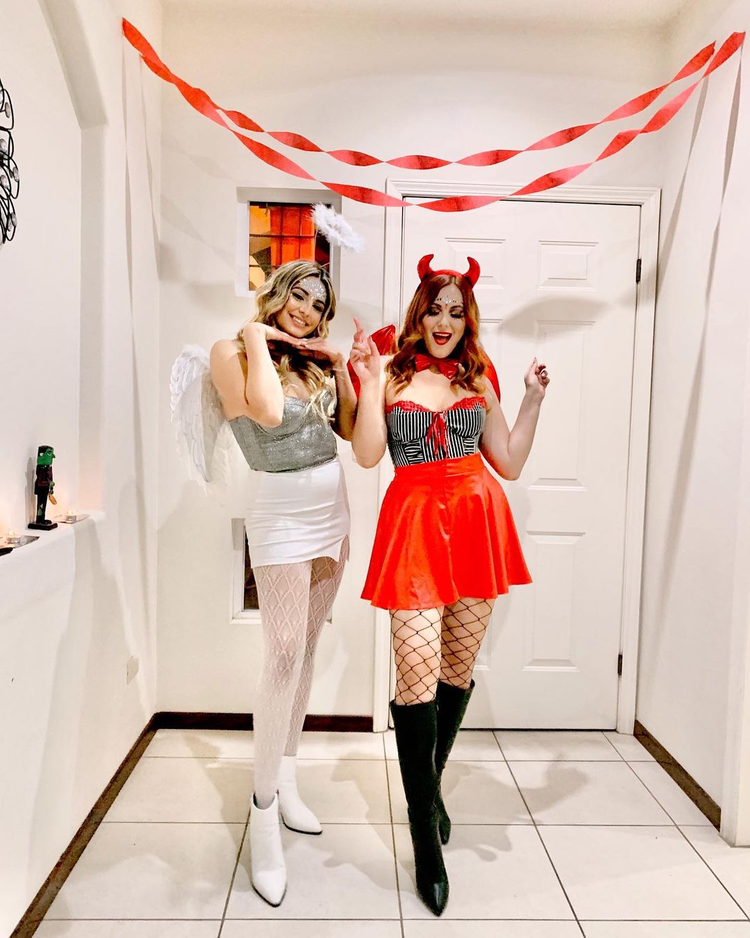 best friend college halloween costumes | Bridal Shower 101