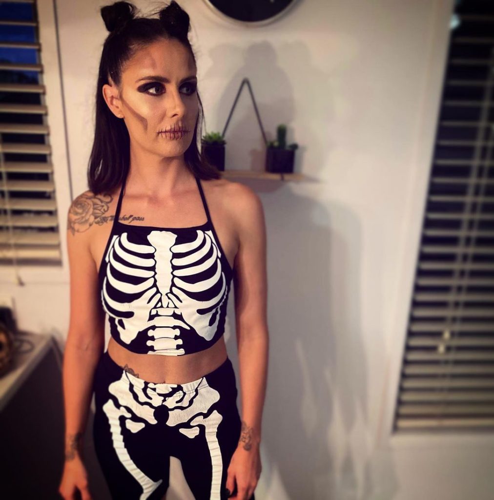 college halloween costumes skeleton