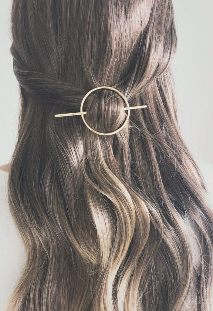 Cottagecore Hairstyles circle hair clip