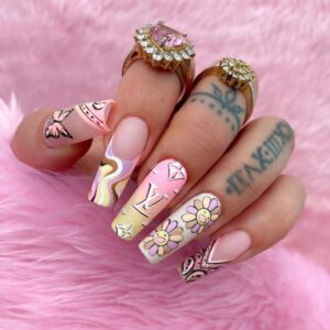 baddie nails luxe