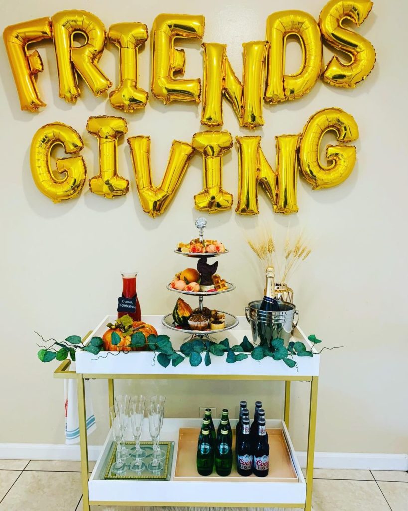 friendsgiving decorations