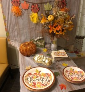 friendsgiving decorations diy