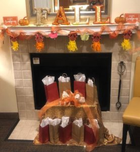 friendsgiving decorations