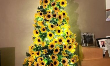 sunflower christmas tree