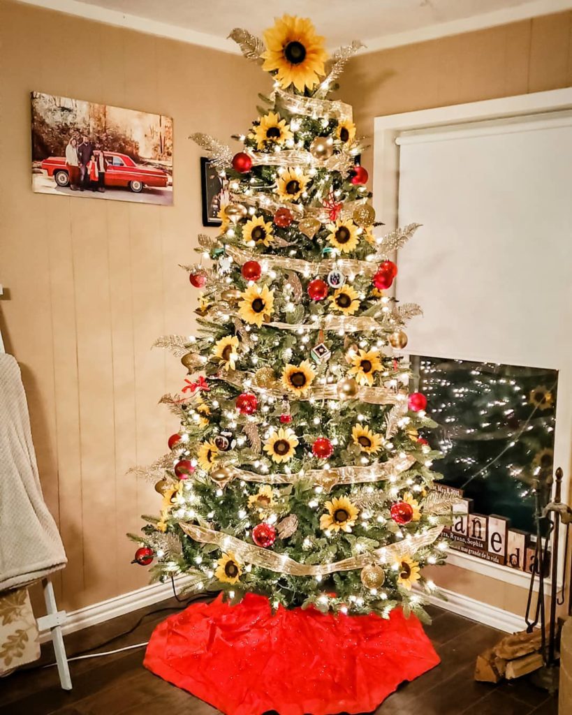 Sunflower Christmas Trees That Are Merry and Bright | Bridal Shower 101