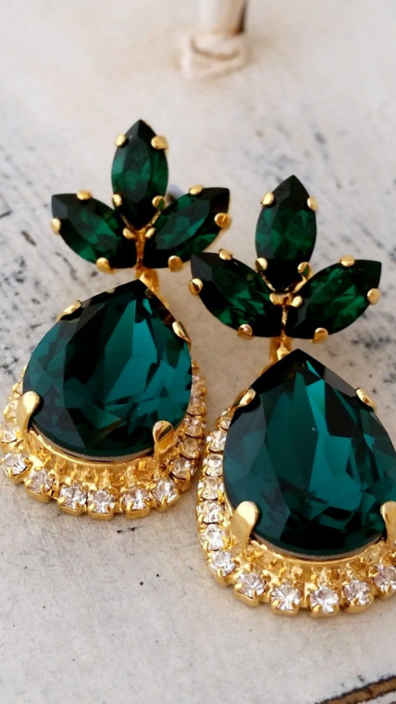 emerald and gold wedding jewelry