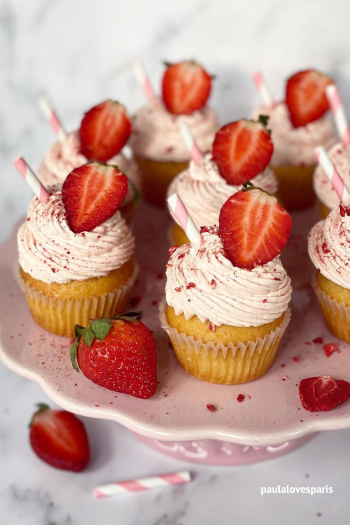 strawberry bridal shower cupcakes
