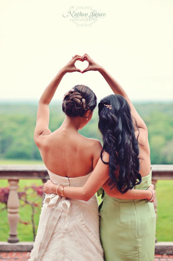 Wedding Photos You Need With Your Maid of Honor