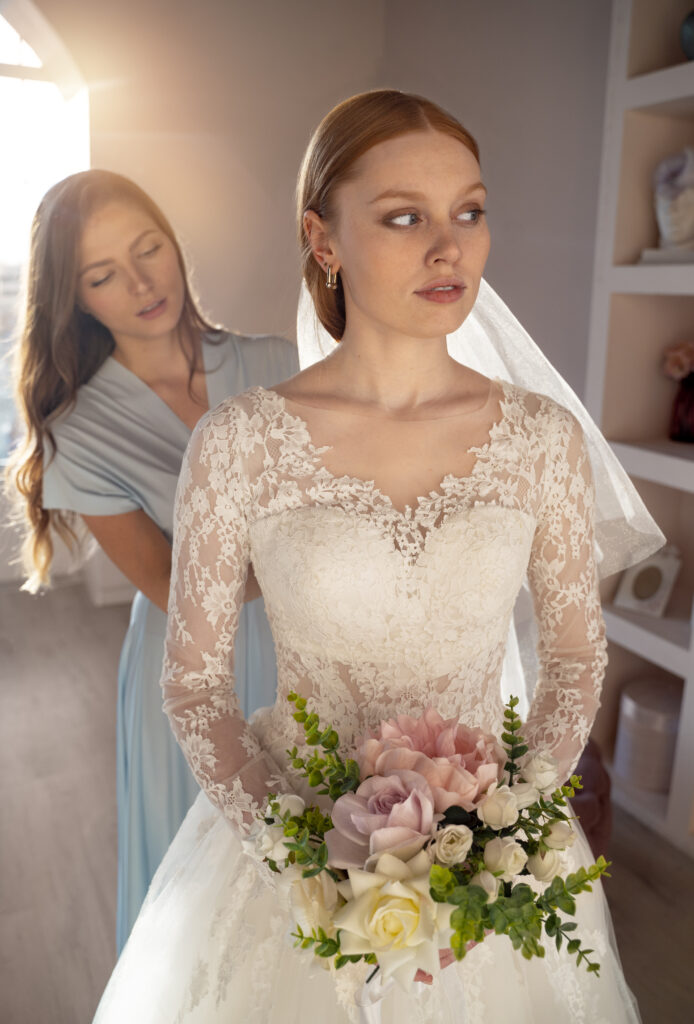 Wedding Photos You Need With Your Maid of Honor